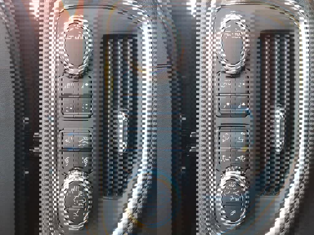 Used 2021 GMC Sierra 1500 AT4 w/ AT4 Premium Package image 17