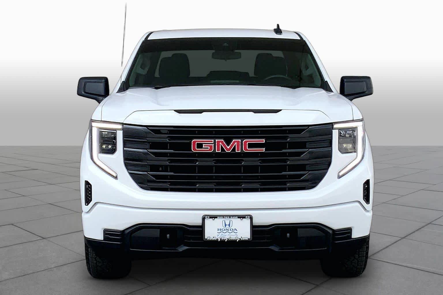 Used 2026 GMC Sierra 1500 Pro w/ Graphite Edition AWD/4WD image 4