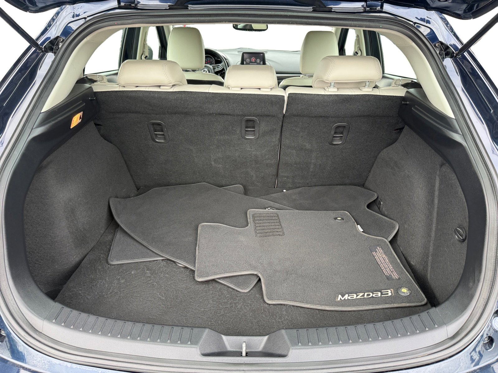 Used 2017 MAZDA MAZDA3 Grand Touring w/ Premium Equipment Package image 17