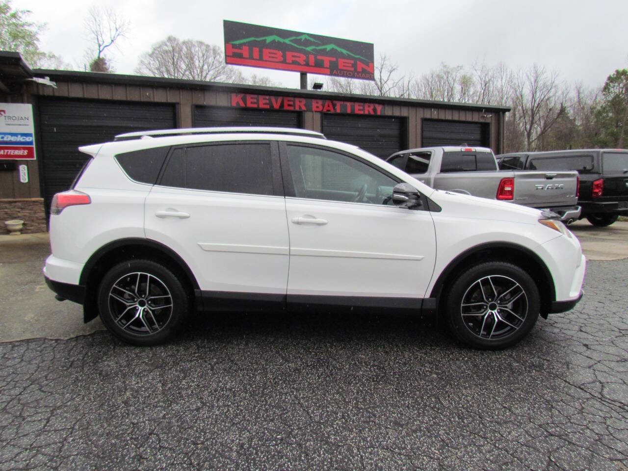 Used 2016 Toyota RAV4 SE image 8