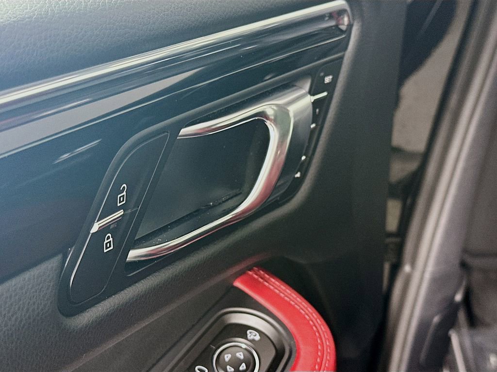 Certified 2026 Porsche Macan image 20