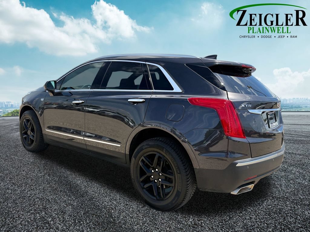 Used 2018 Cadillac XT5 FWD image 3
