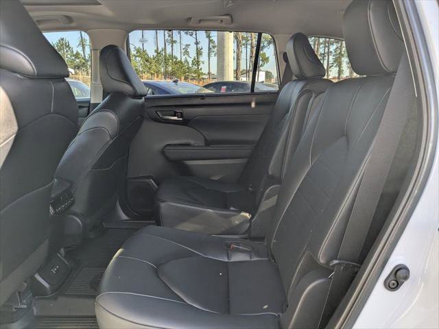 Certified 2024 Toyota Highlander XLE image 11