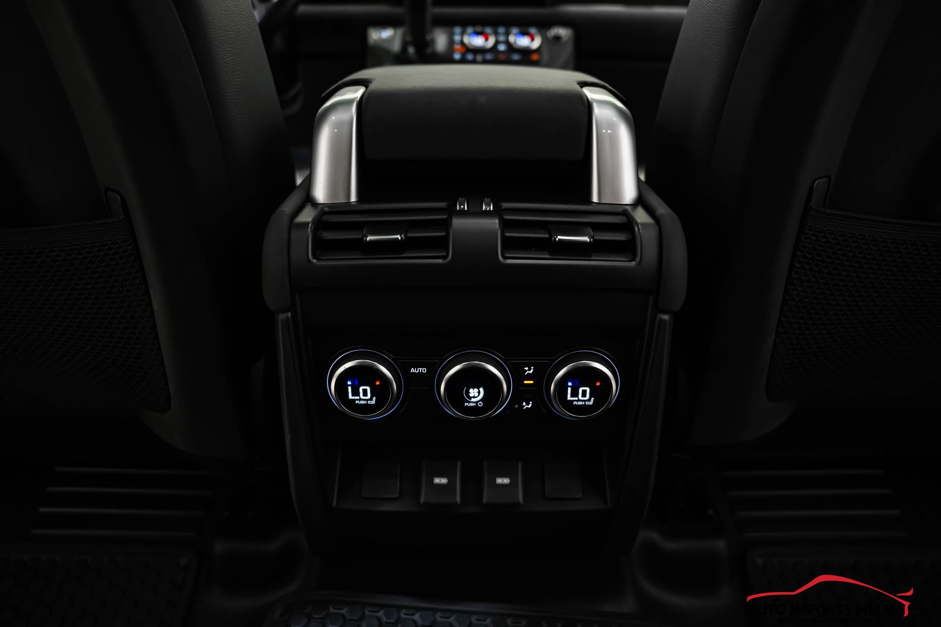 Used 2023 Land Rover Defender 130 X-Dynamic SE image 62