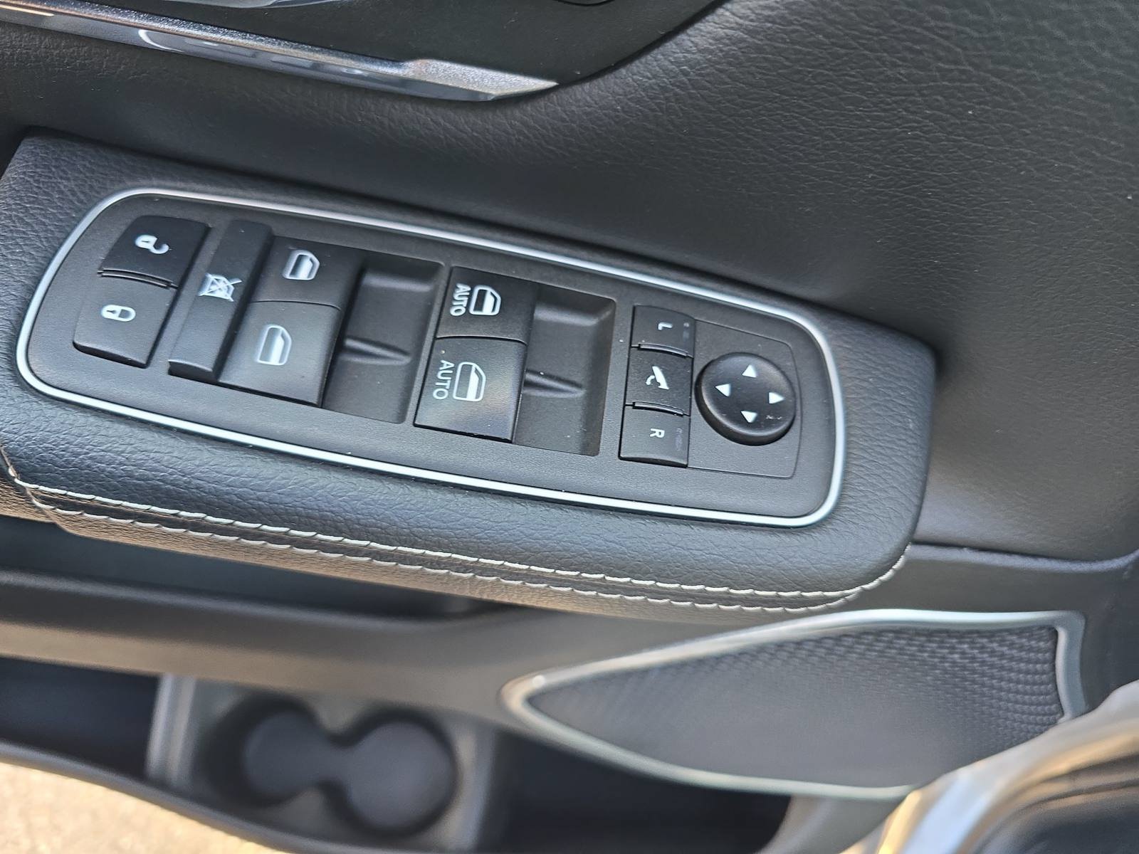 Used 2021 RAM 1500 Laramie AWD/4WD image 28