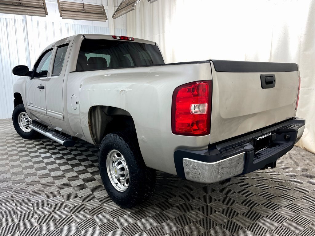 Used 2009 Chevrolet Silverado 2500 LT w/ Exterior Plus Package image 12