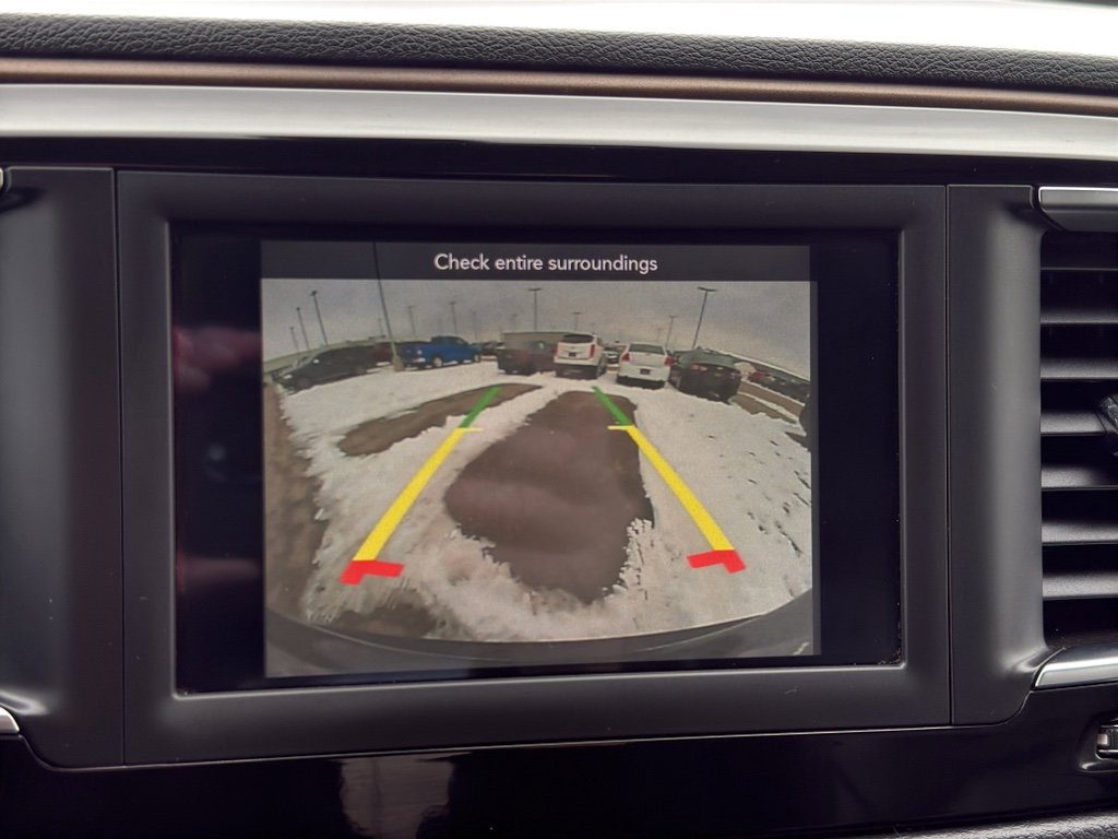 Used 2018 Chrysler Pacifica Touring-L image 18