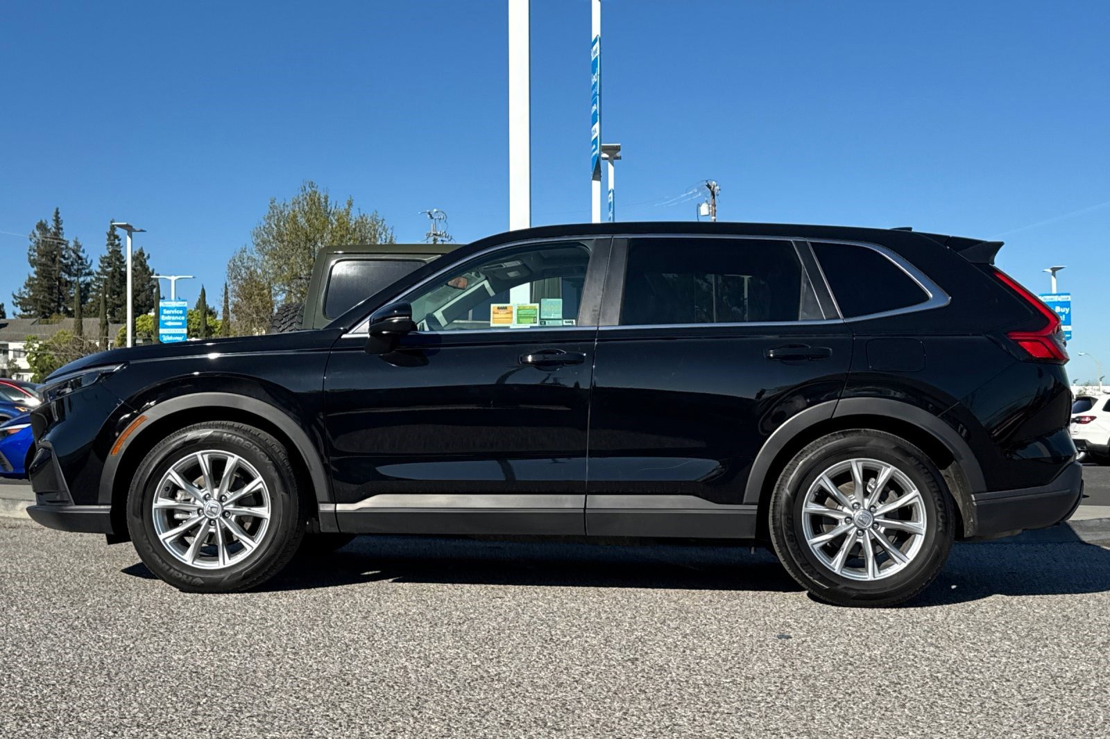 Used 2024 Honda CR-V EX-L image 2