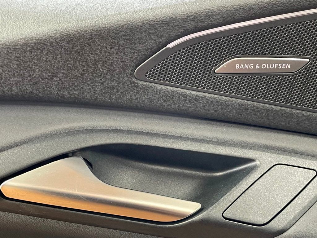 Used 2025 Audi Q6 e-tron Premium Plus w/ Premium Plus image 16