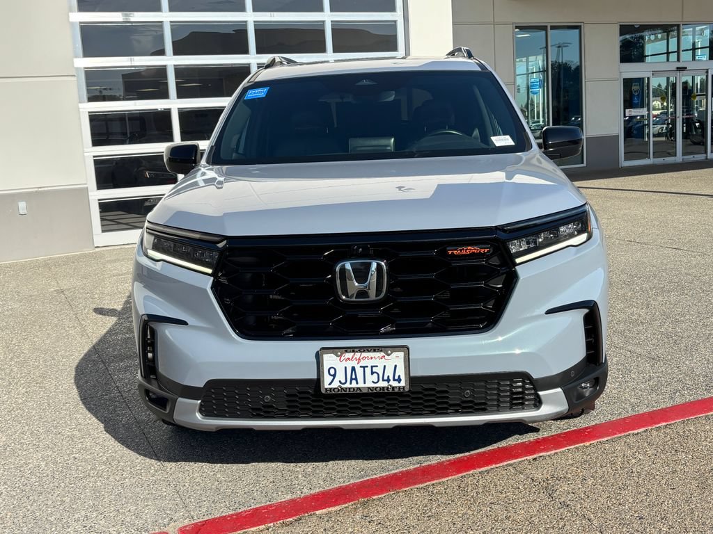 Used 2023 Honda Pilot TrailSport image 2
