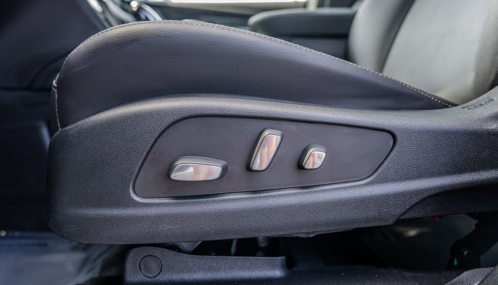 Used 2024 Cadillac XT5 Premium Luxury FWD image 16