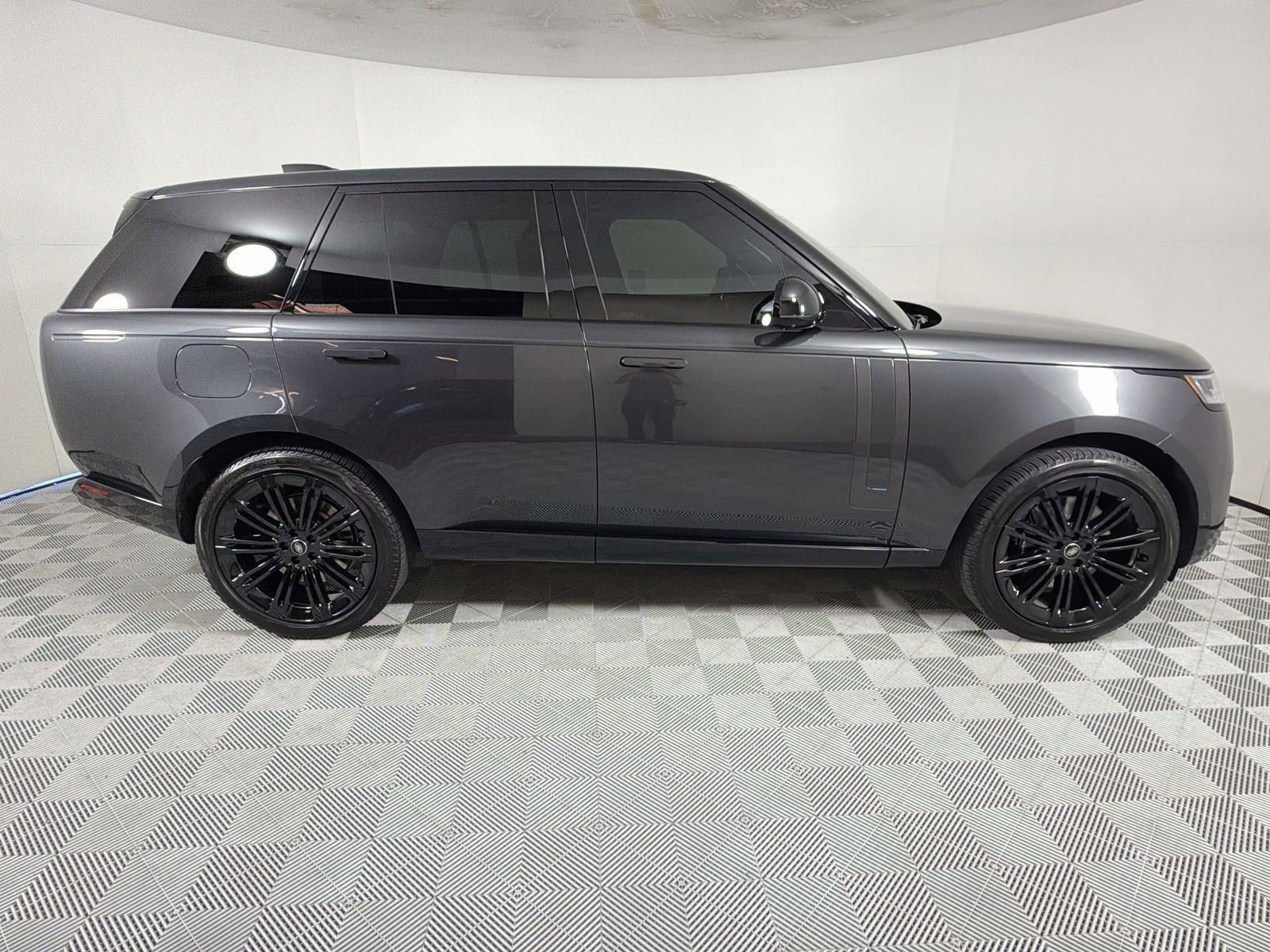 Certified 2024 Land Rover Range Rover SE AWD/4WD image 5