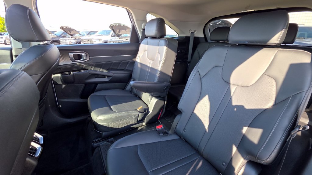 Used 2023 Kia Sorento SX AWD/4WD image 19
