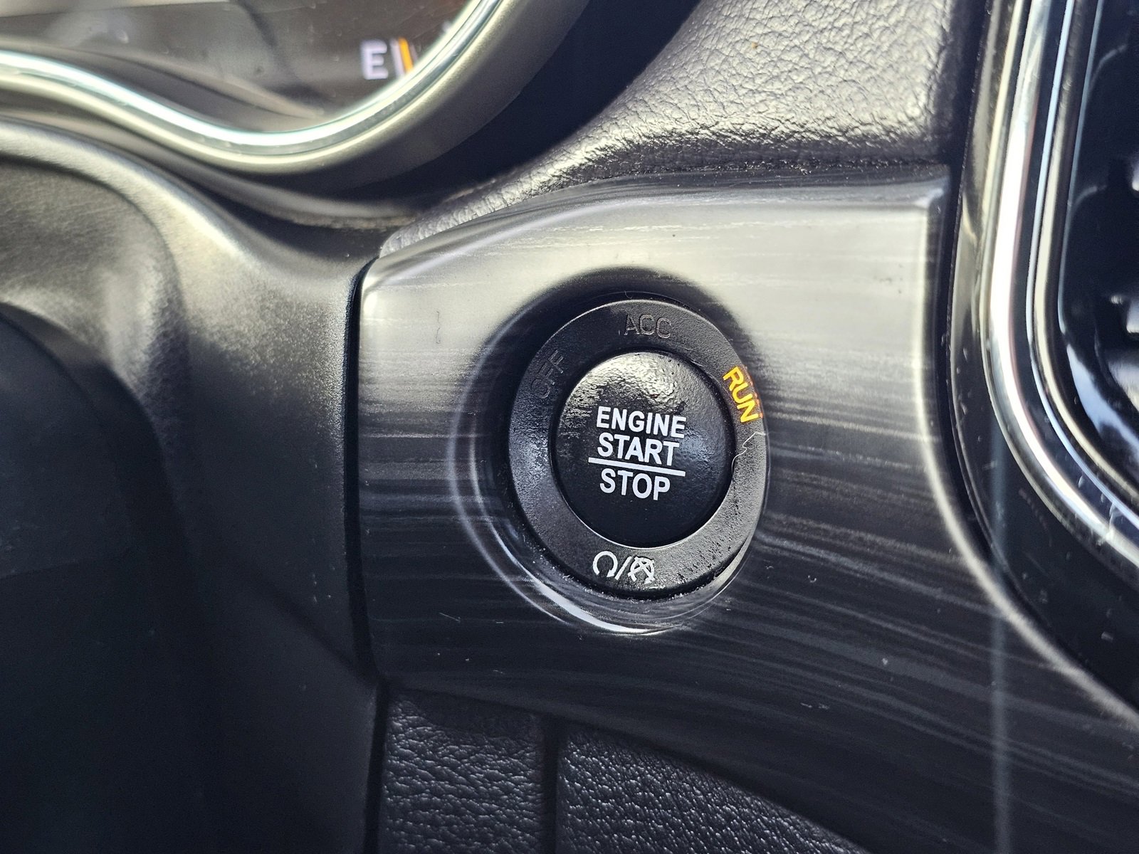 Used 2020 Jeep Grand Cherokee Altitude image 16