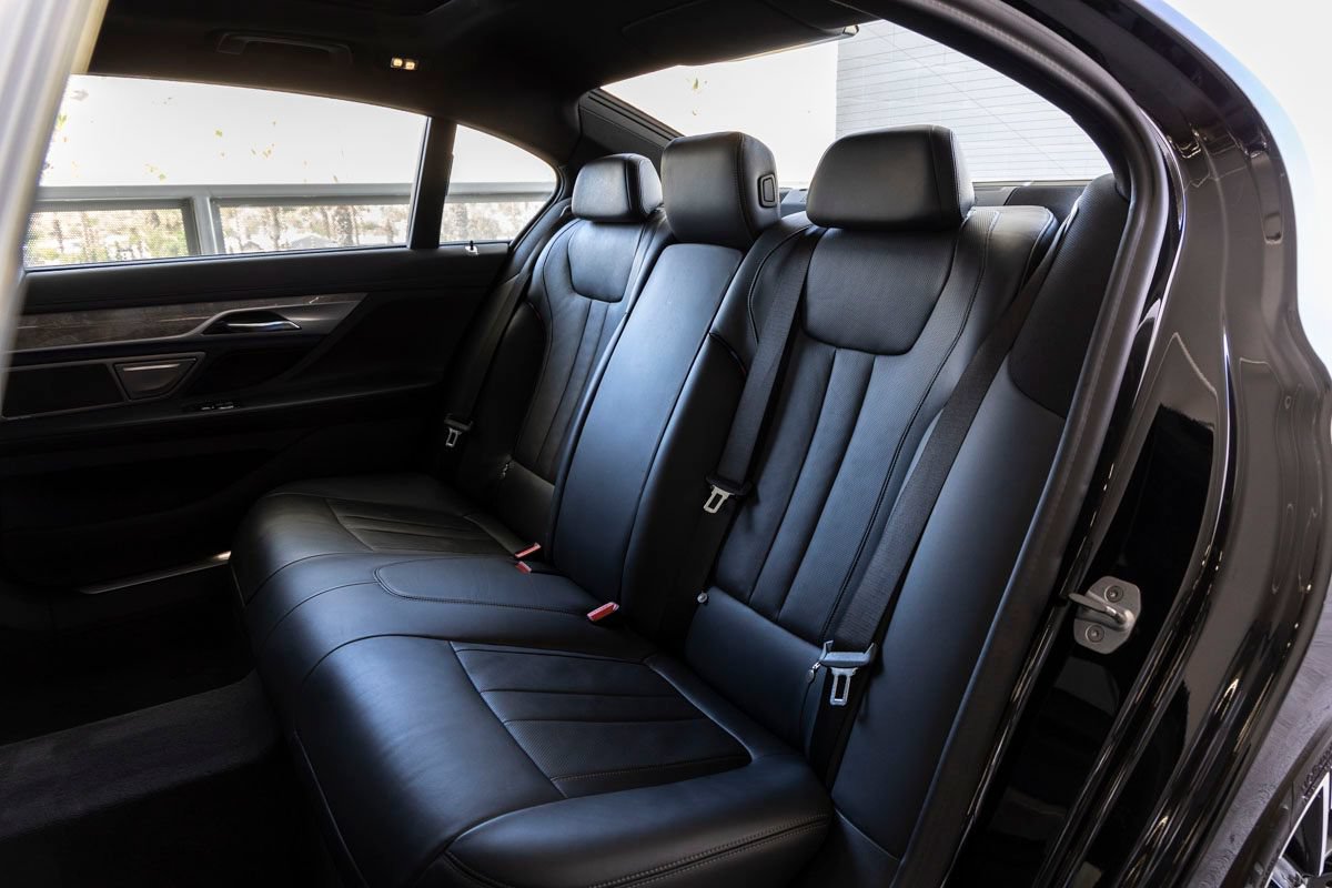 Used 2020 BMW 740i w/ M Sport Package RWD image 22