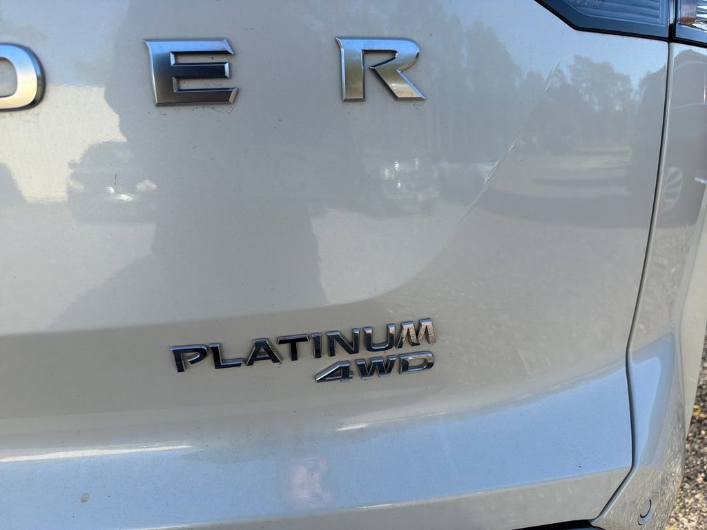 Used 2024 Nissan Pathfinder Platinum image 18