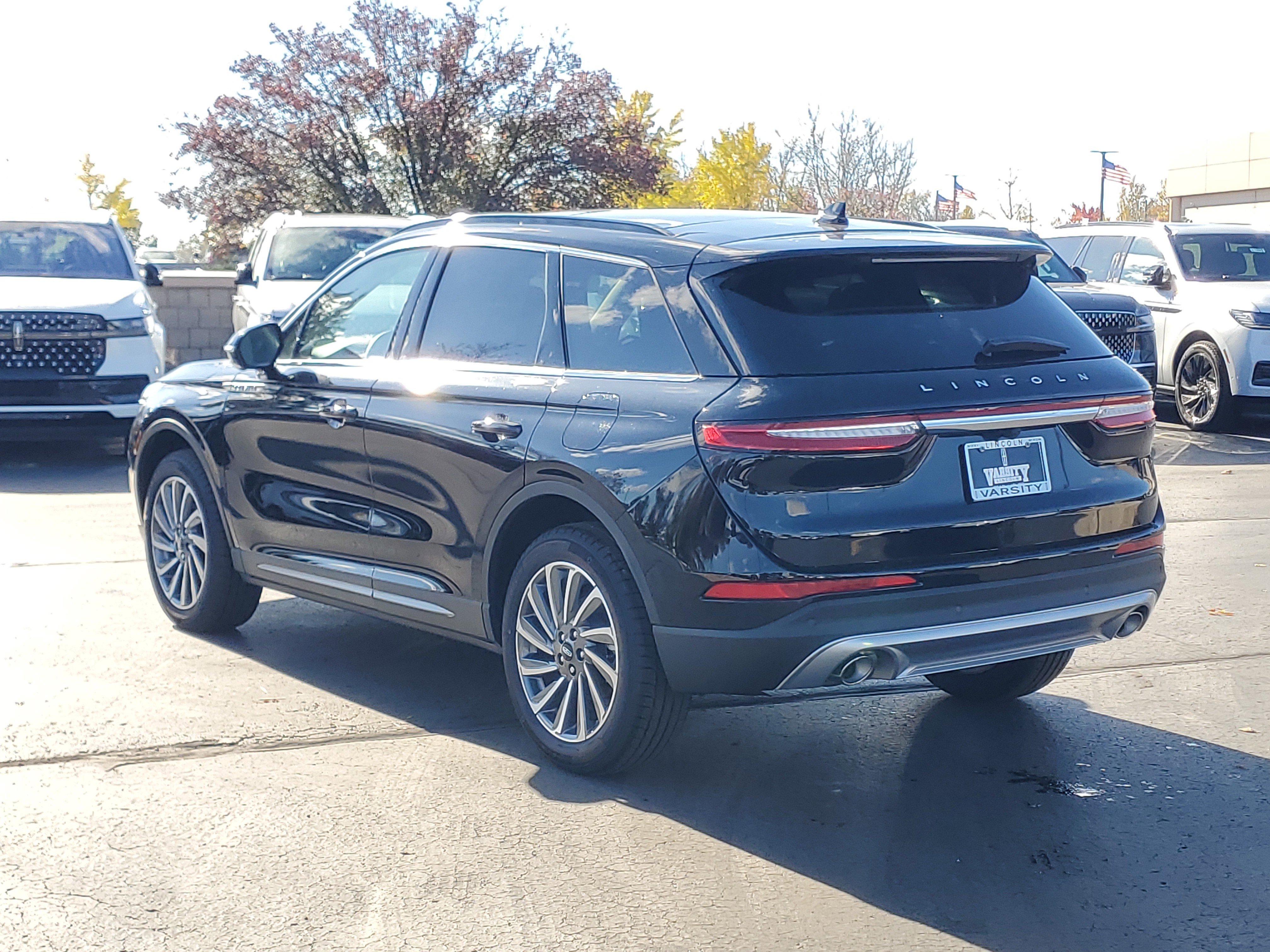 New 2025 Lincoln Corsair Reserve image 3