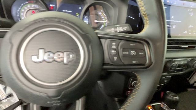 Used 2024 Jeep Wrangler Unlimited AWD/4WD image 26