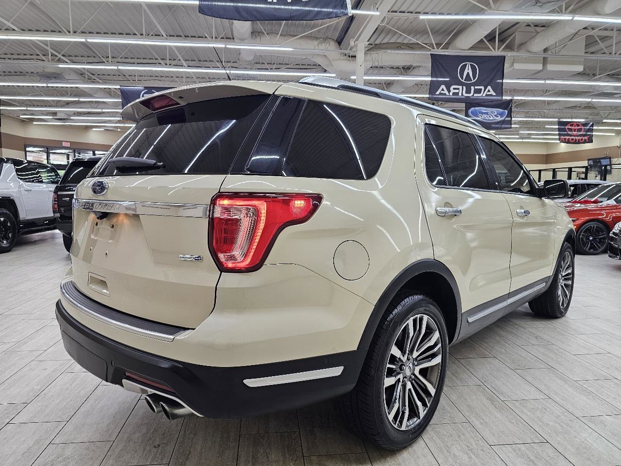 Used 2018 Ford Explorer Platinum image 6