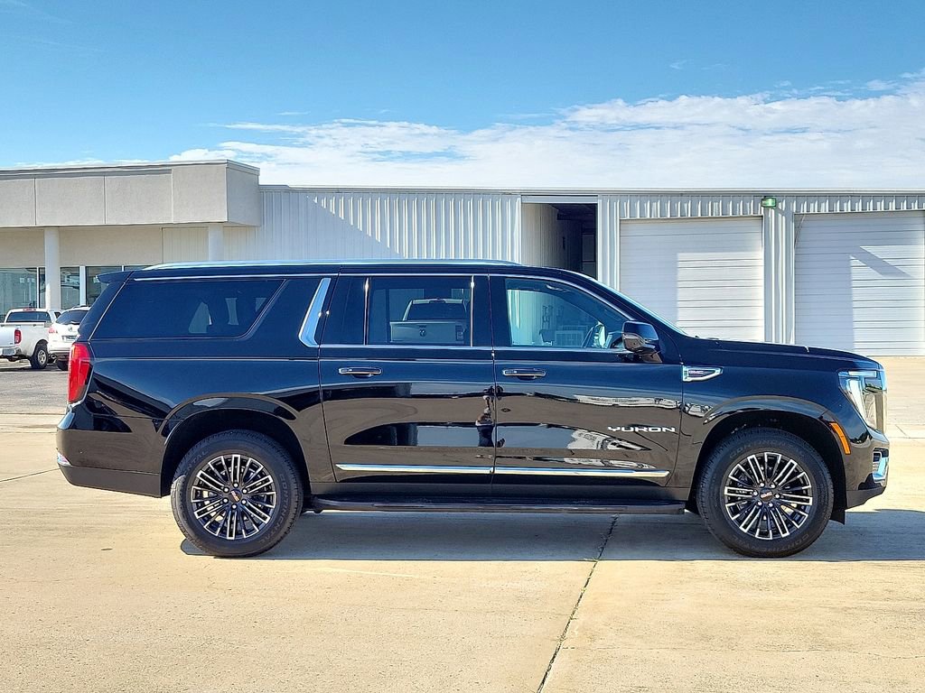 Used 2025 GMC Yukon XL Elevation image 6