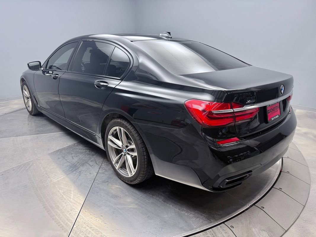 Used 2019 BMW 750i xDrive w/ M Sport Package image 7