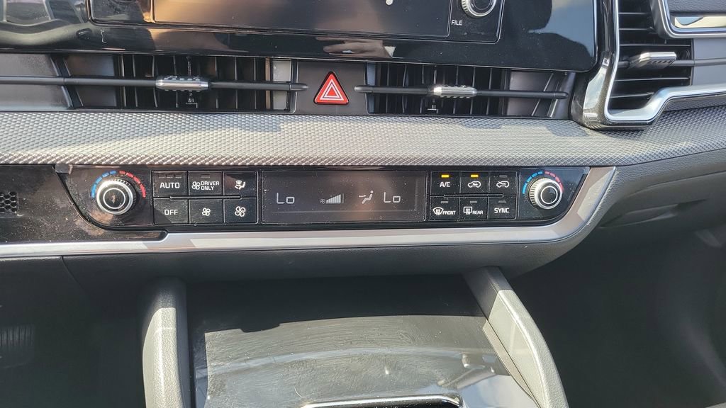 Used 2025 Kia Sportage LX image 21