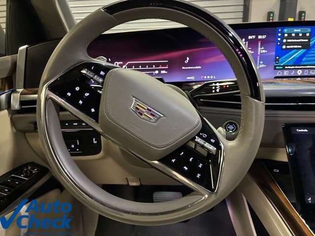 Used 2025 Cadillac Escalade ESV Sport Platinum w/ LPO, Floor Liner Package AWD/4WD image 15
