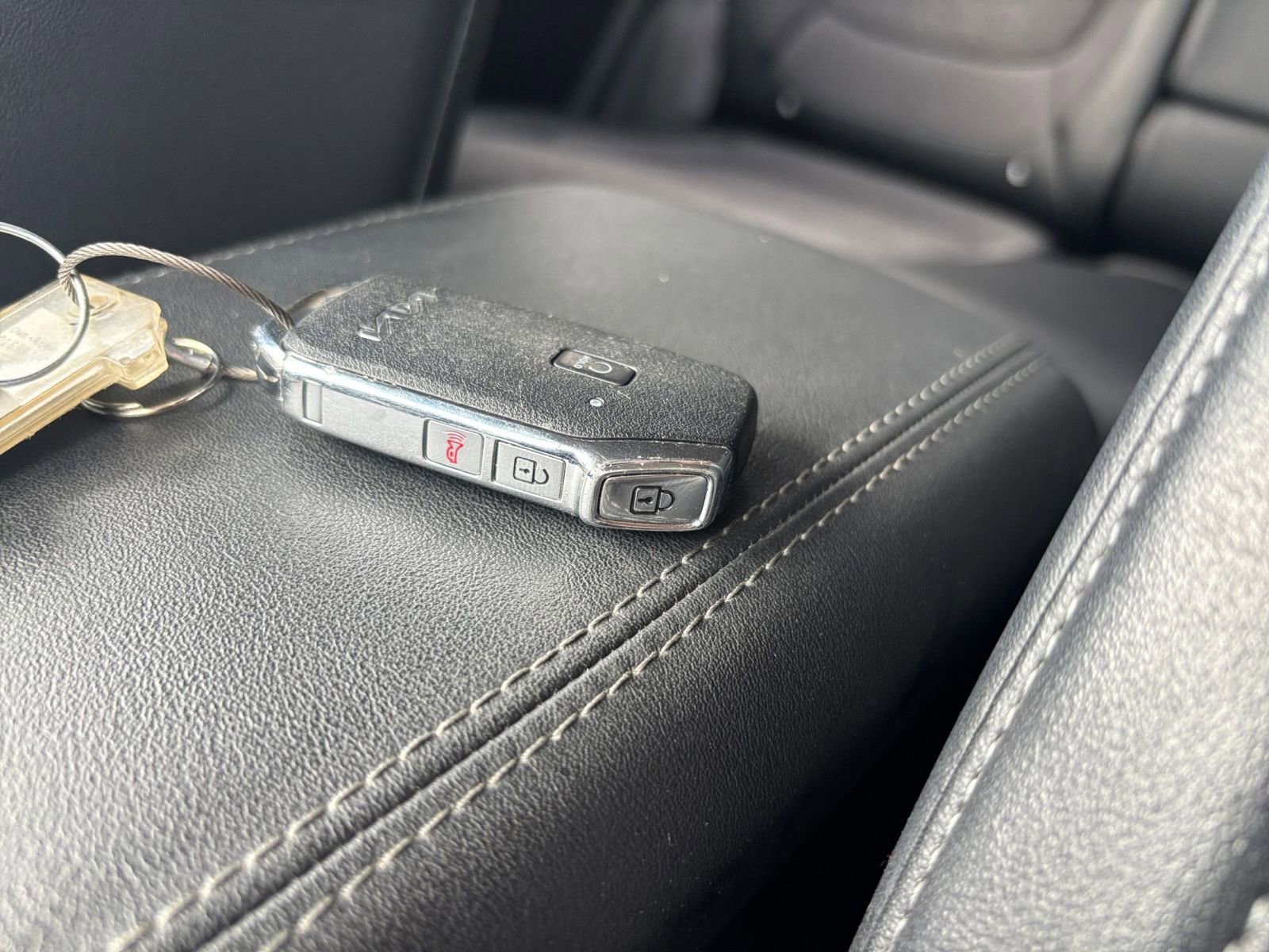 Used 2025 Kia Seltos S image 22