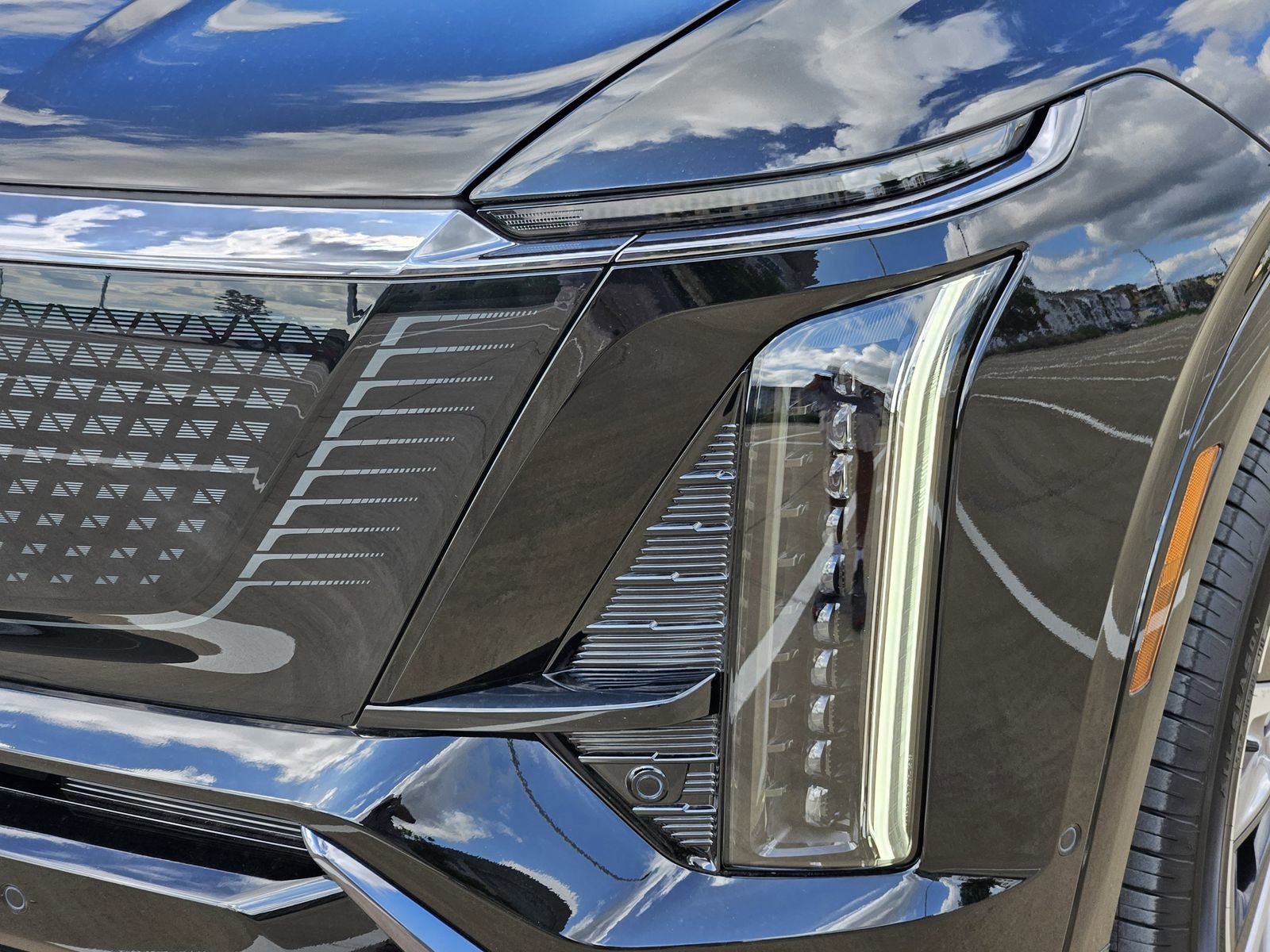 New 2026 Cadillac Vistiq Sport image 8