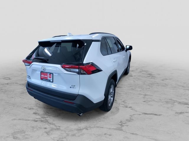Used 2025 Toyota RAV4 LE AWD/4WD image 10
