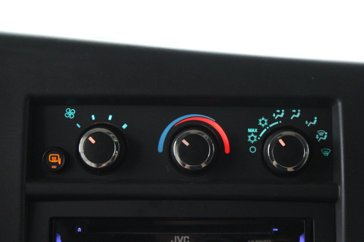Used 2025 Chevrolet Express 2500 w/ Driver Convenience Package RWD image 23