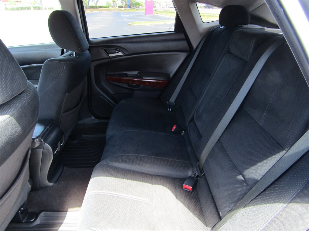 Used 2012 Honda Crosstour EX image 9