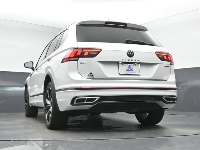 Used 2022 Volkswagen Tiguan SEL R-Line AWD/4WD image 15