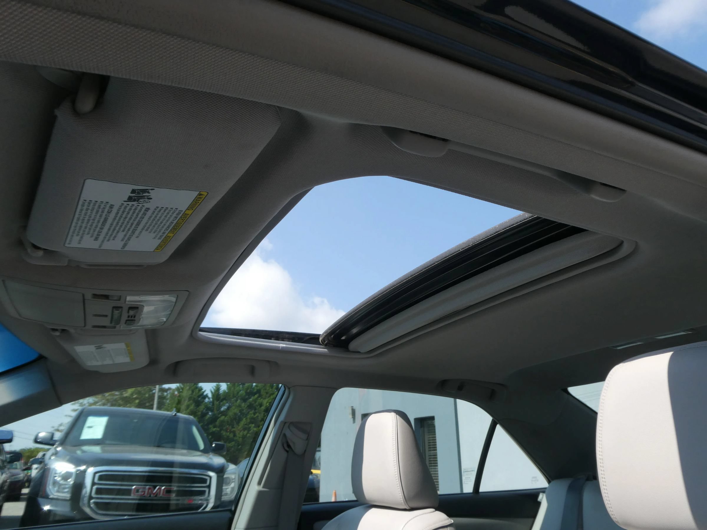 Used 2015 Toyota Camry XLE FWD image 11