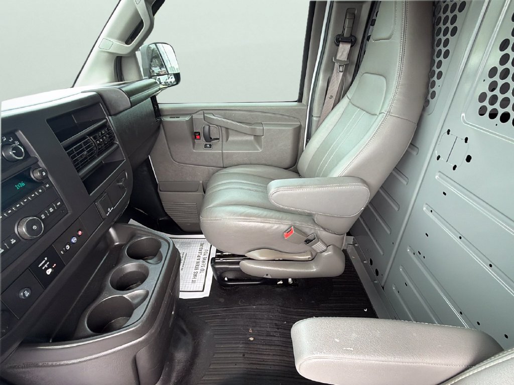 Certified 2025 Chevrolet Express 2500 w/ Driver Convenience Package RWD image 21