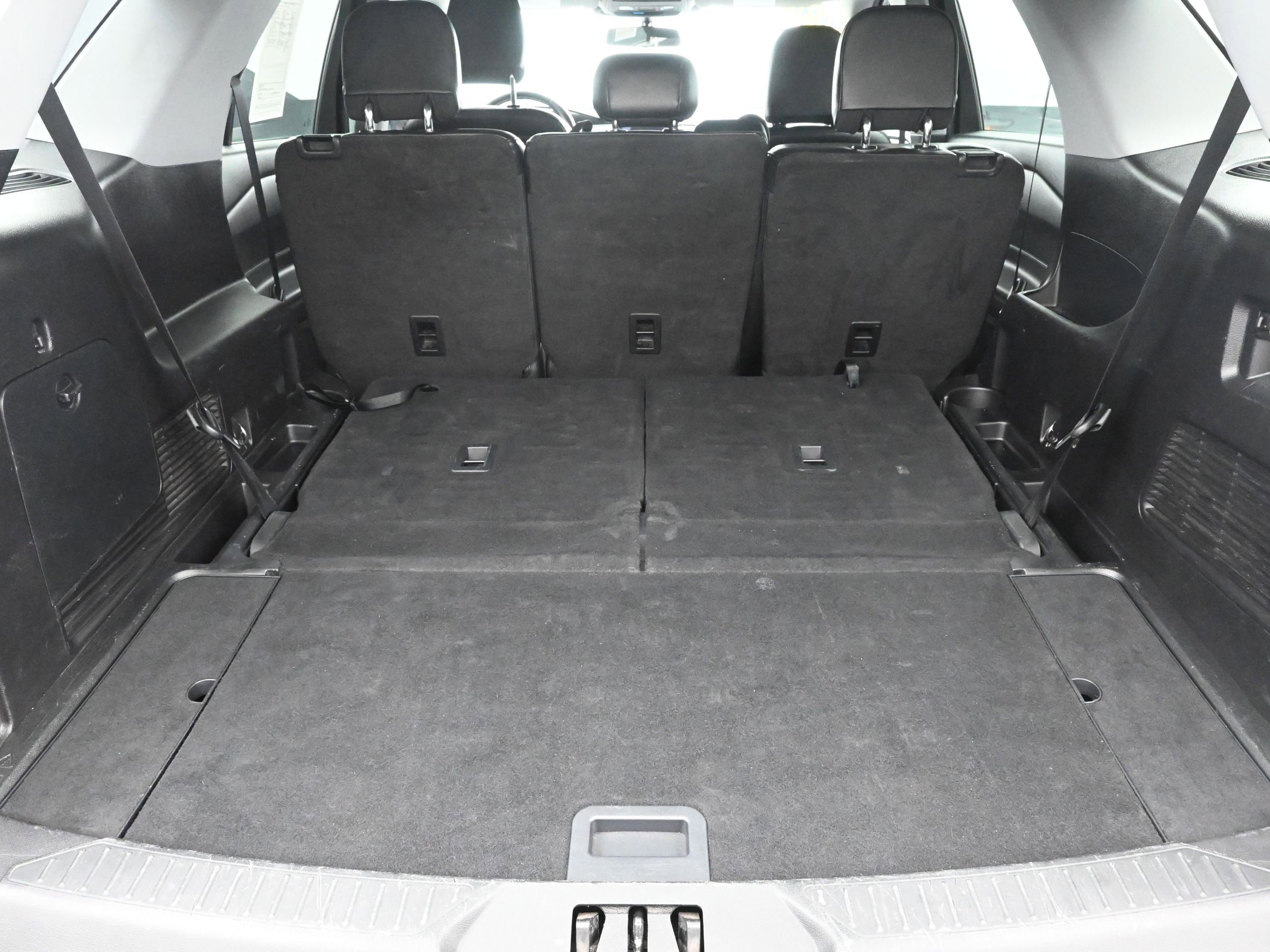 Used 2020 Ford Explorer XLT w/ Equipment Group 202A image 27