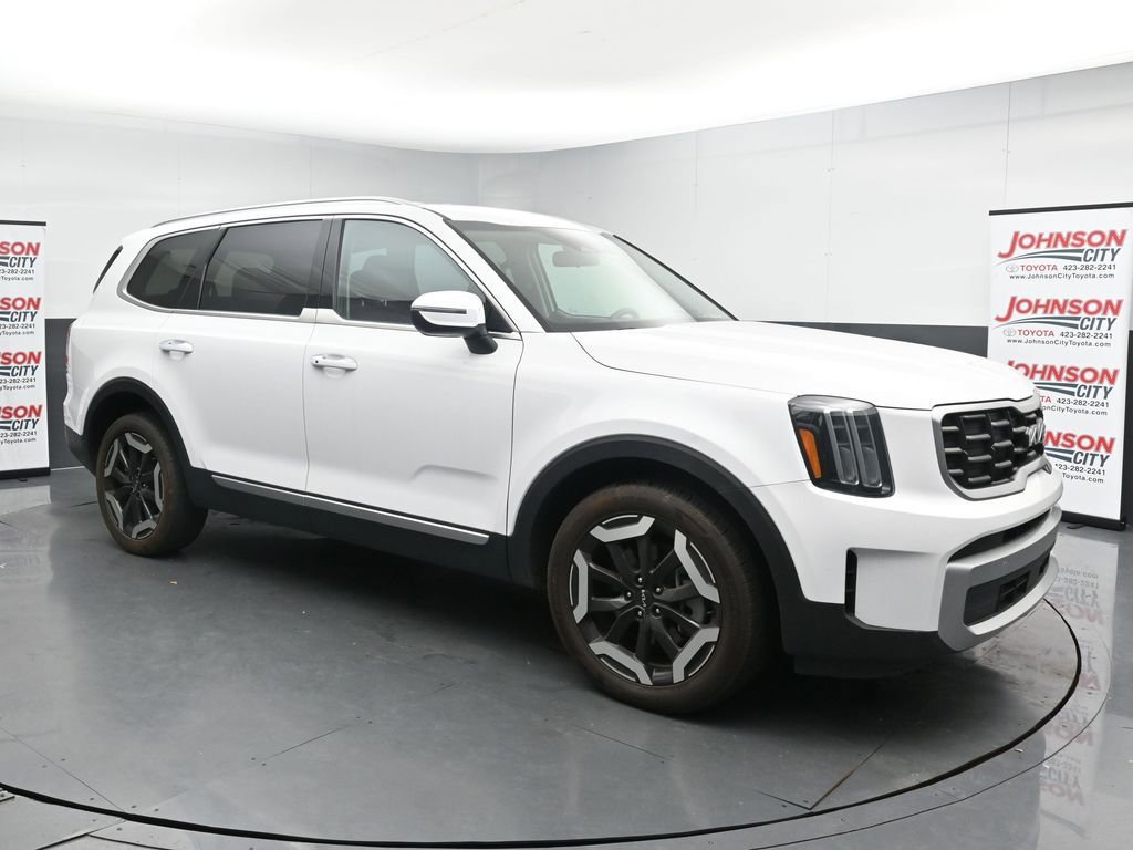 Used 2024 Kia Telluride S image 2