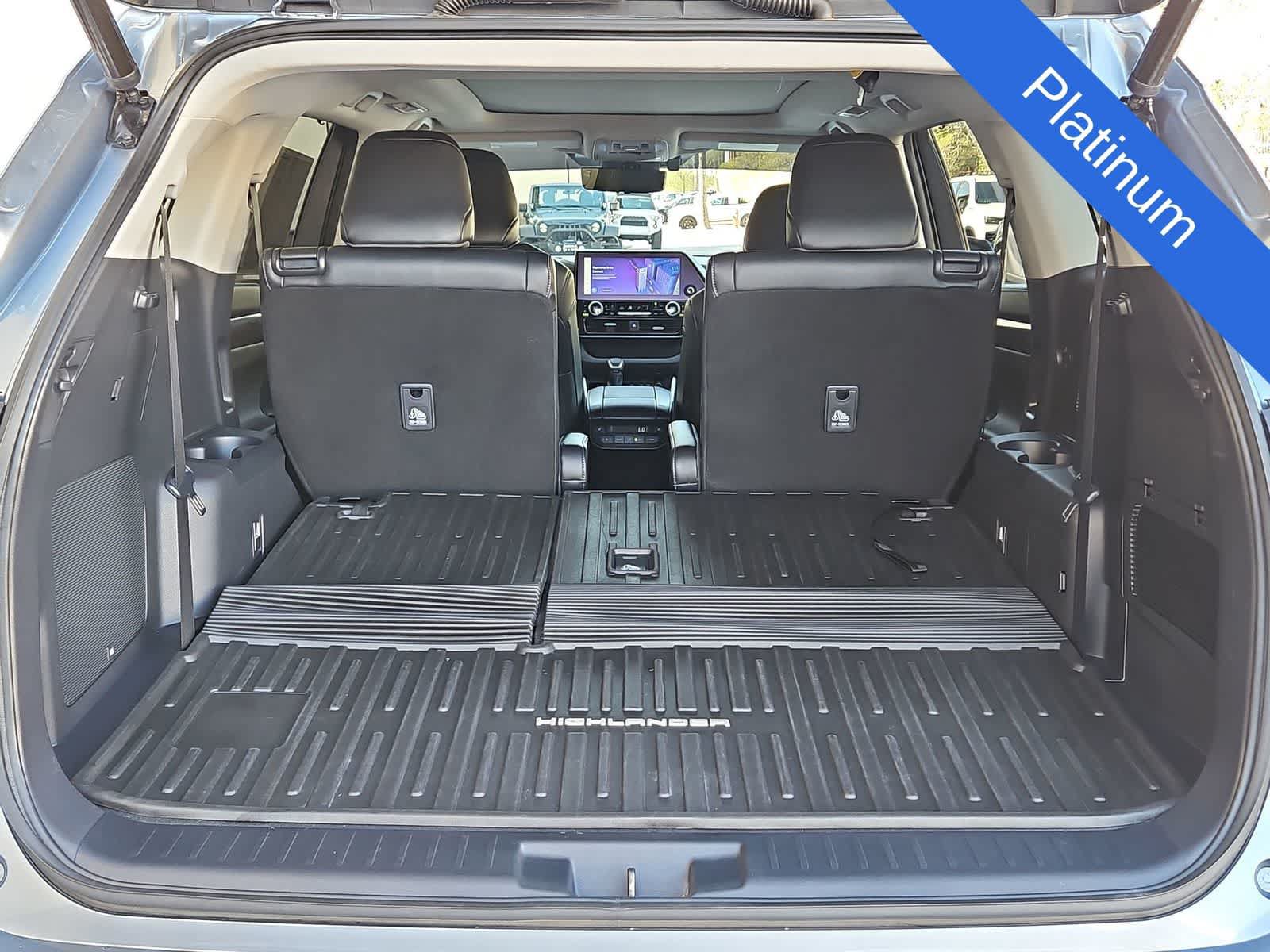 Used 2023 Toyota Highlander Platinum FWD image 23