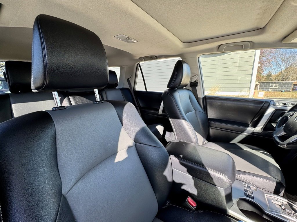 Used 2017 Toyota 4Runner SR5 Premium image 22