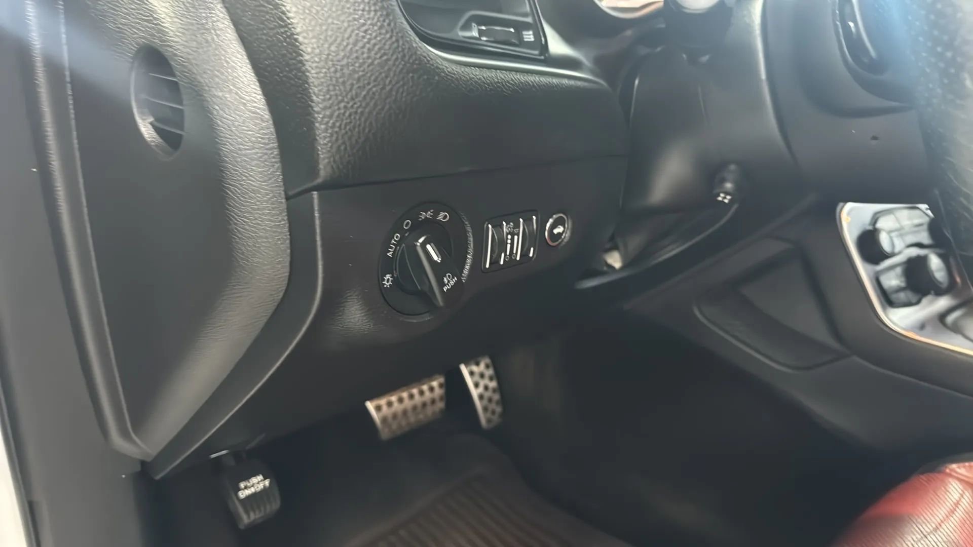 Used 2015 Dodge Challenger R/T Plus RWD image 20
