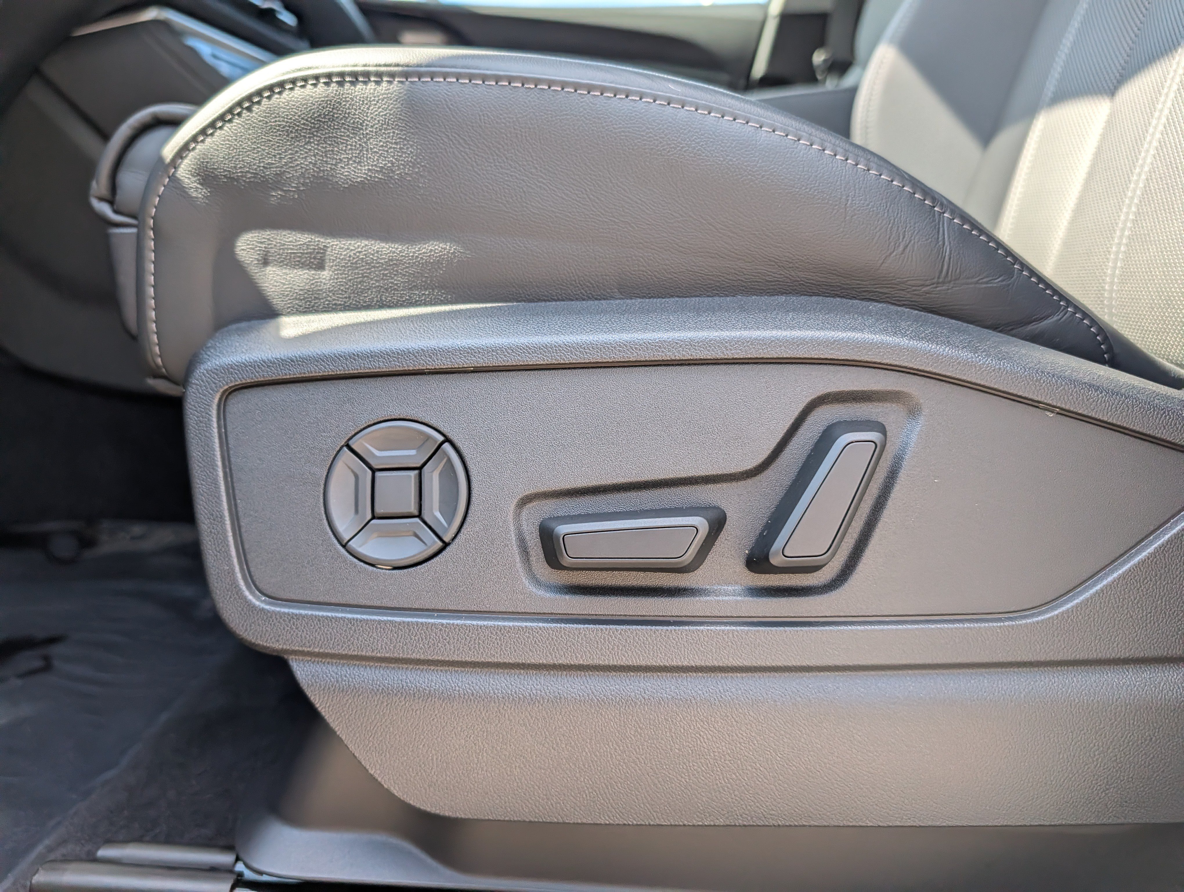 Certified 2025 Audi Q5 Premium Plus w/ Premium Plus AWD/4WD image 21