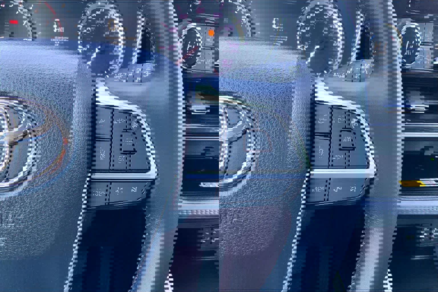 Used 2023 Toyota Highlander XLE image 25