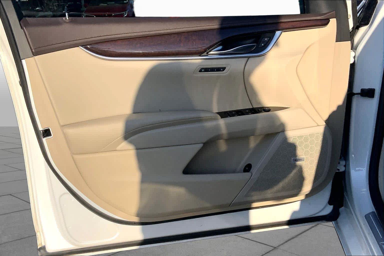 Used 2016 Cadillac XTS Luxury w/ Driver Awareness Package FWD image 21