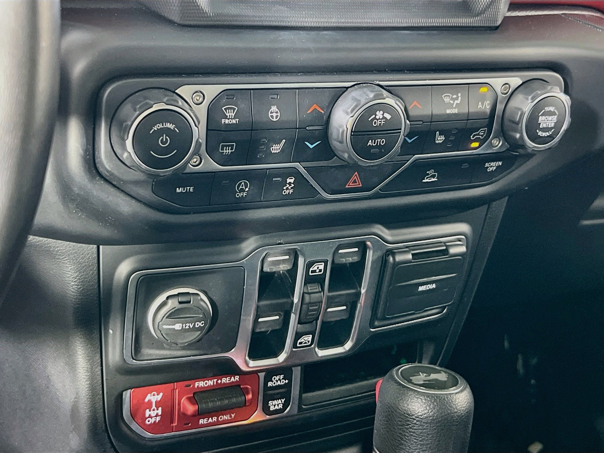 Used 2021 Jeep Wrangler Unlimited Rubicon AWD/4WD image 16