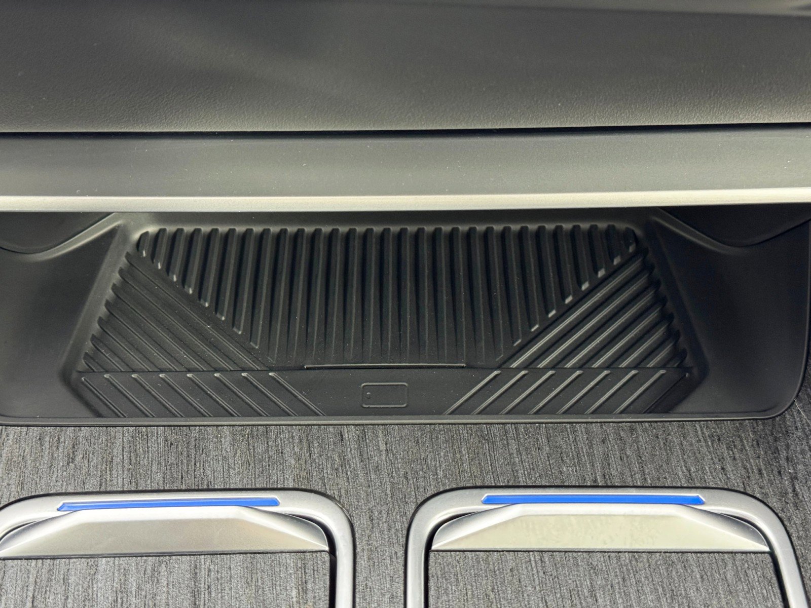 Used 2023 BMW i7 xDrive60 w/ Executive Package 2 image 31