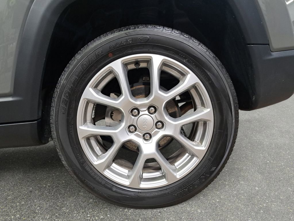 Certified 2023 Jeep Compass Latitude image 30