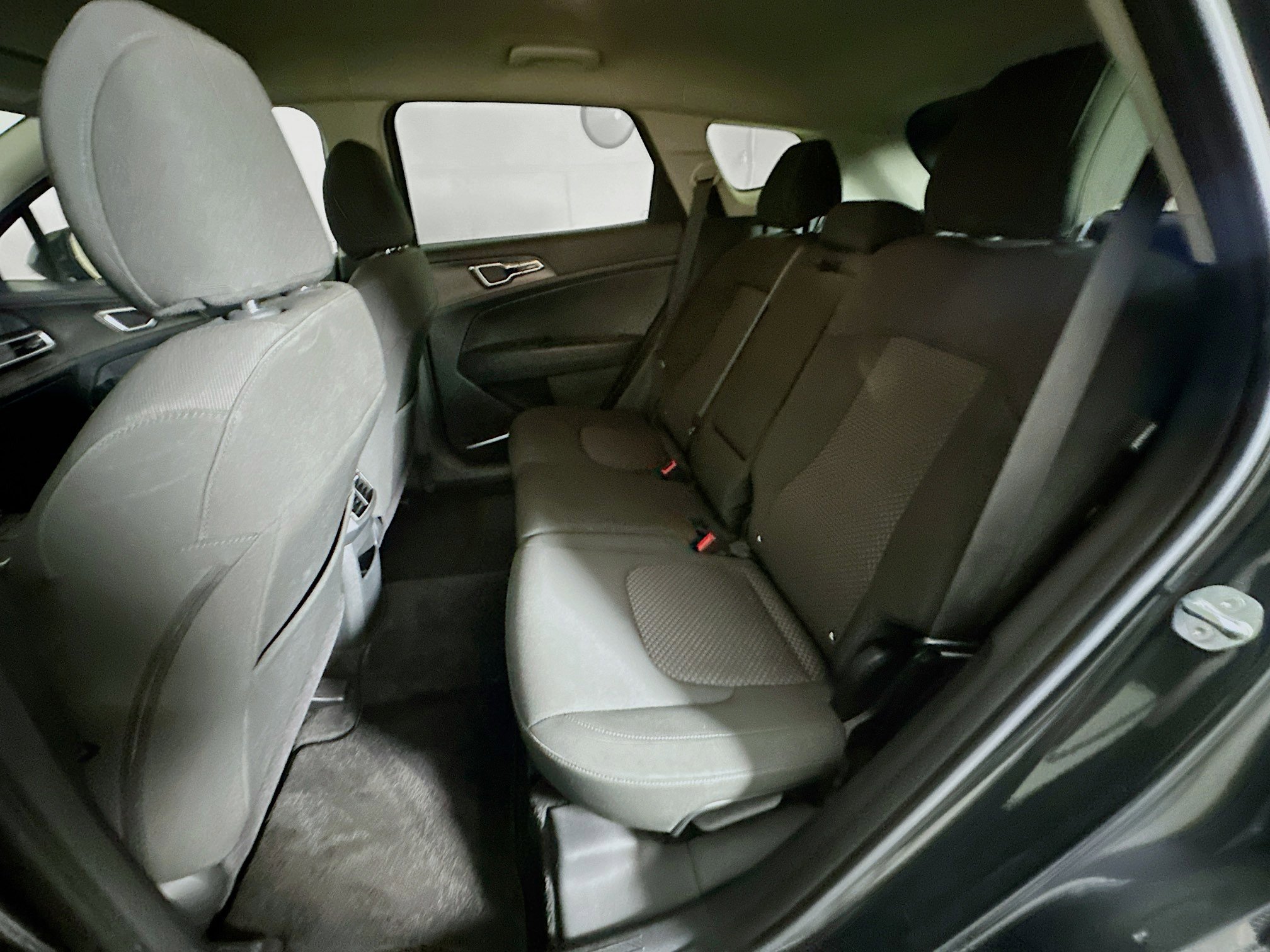 Used 2025 Kia Sportage LX image 26