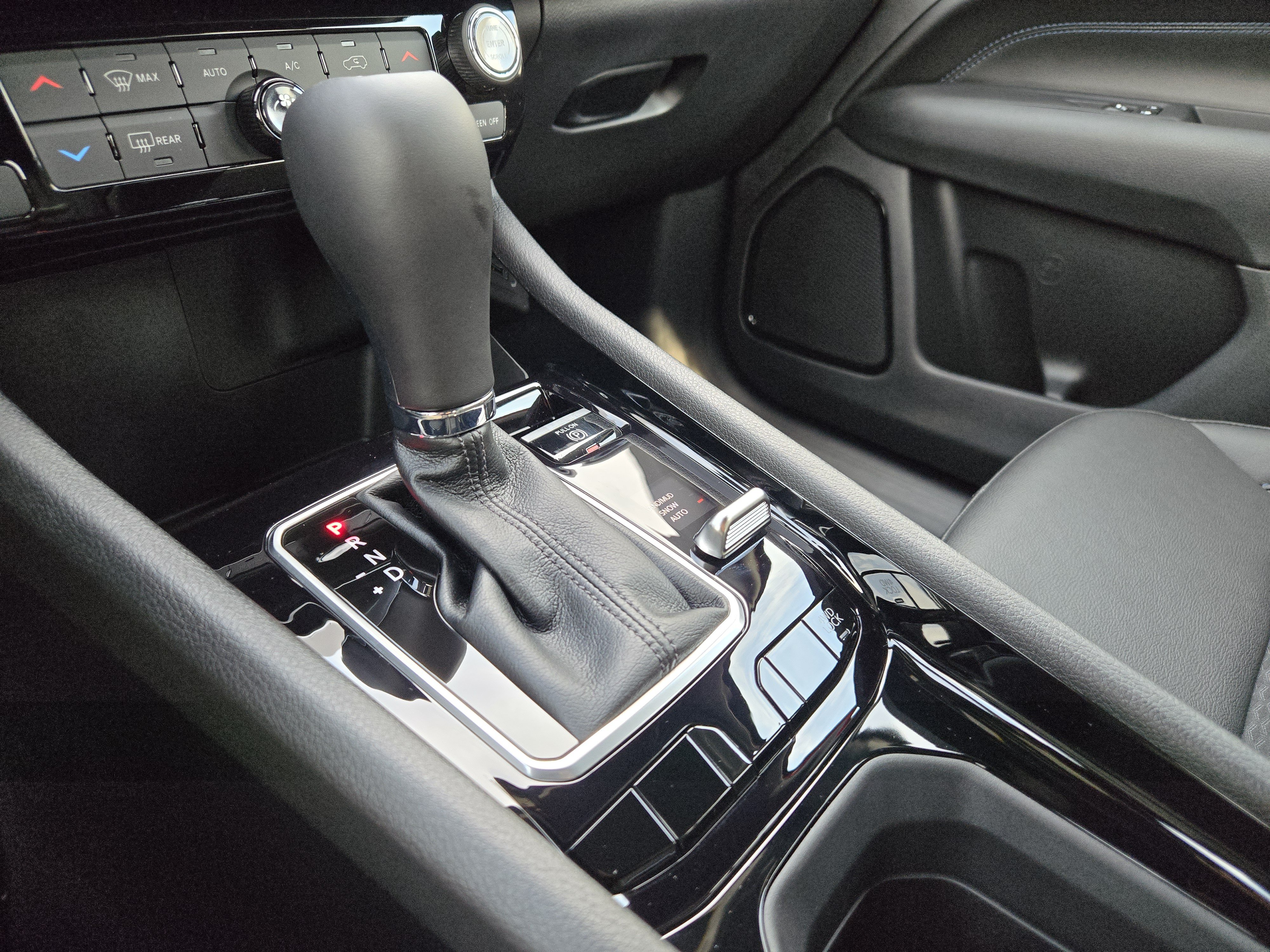 New 2026 Jeep Compass Latitude AWD/4WD image 17