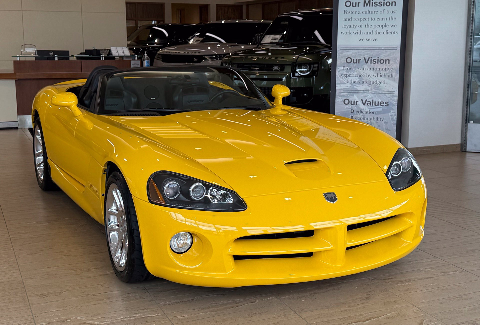 Used 2005 Dodge Viper SRT-10 RWD image 14