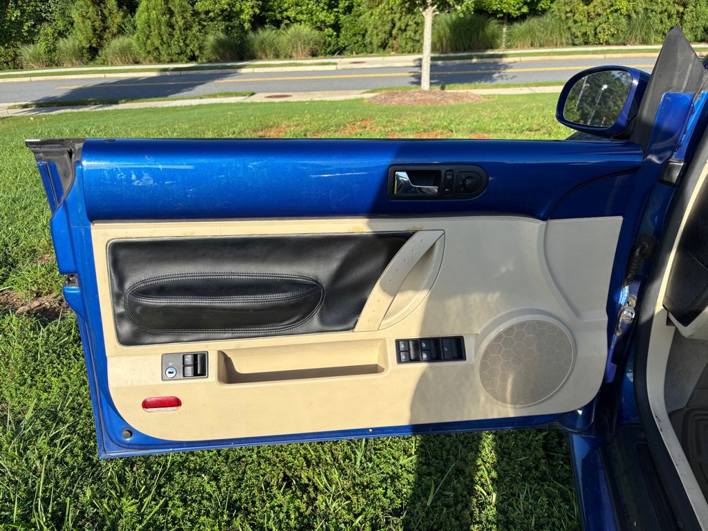 Used 2008 Volkswagen Beetle SE image 14